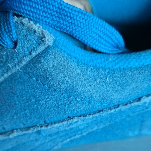 Puma Brand, Blue Kids Sneakers Youth Size 7. - Picture 4 of 12
